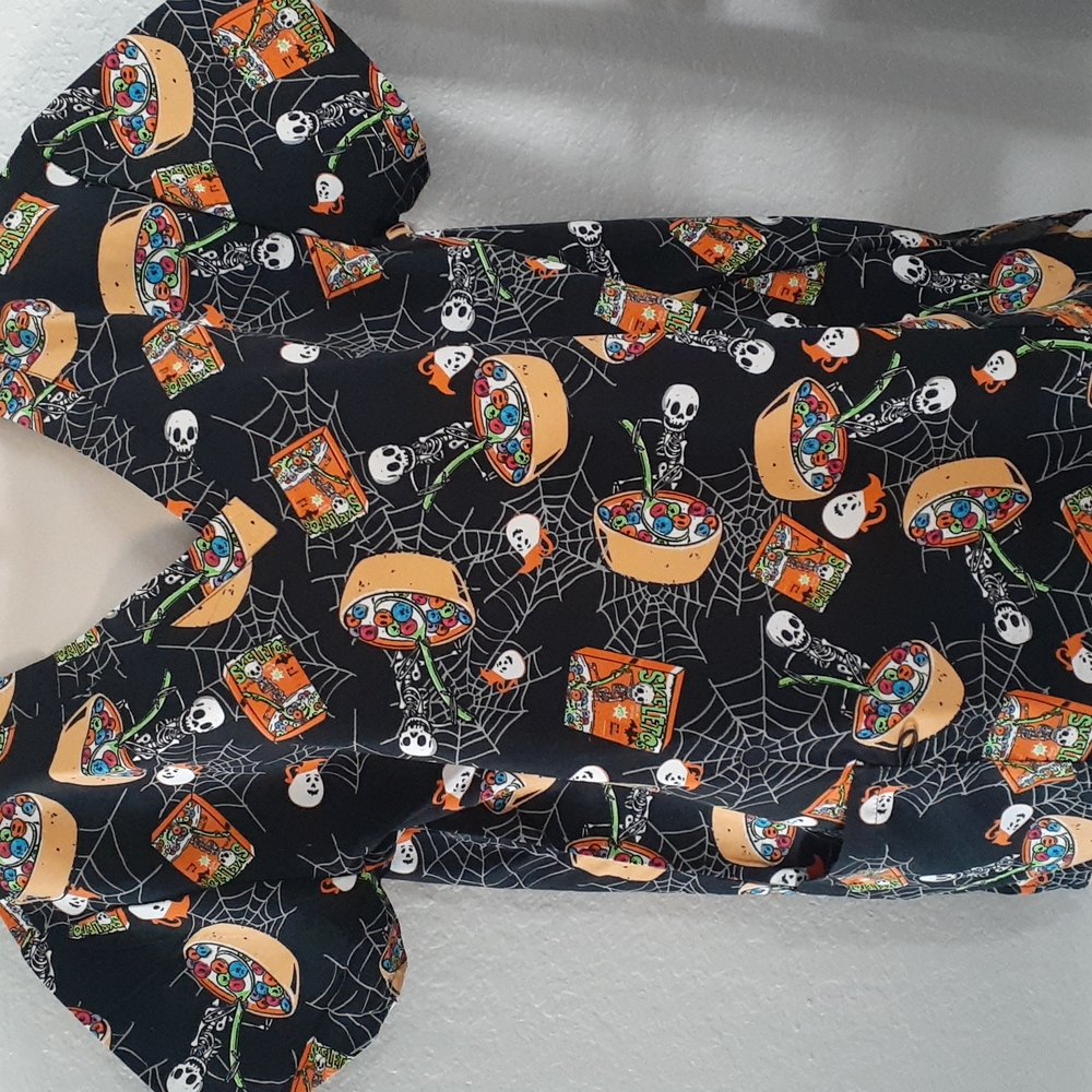 Halloween Scrub Top Large - Picture 2 of 5